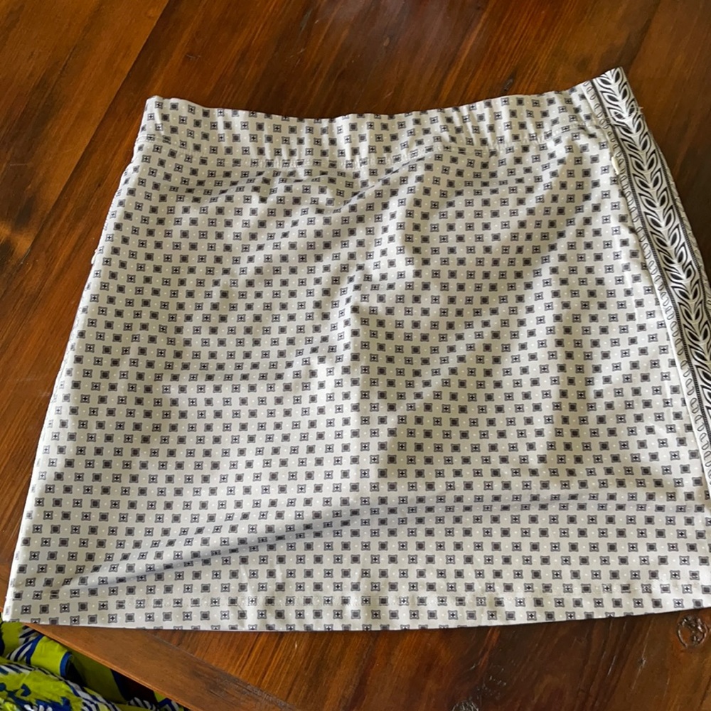 Gretchen Scott skort